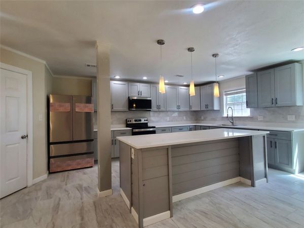 114 Bryson BND, Liberty Hill, TX 78642