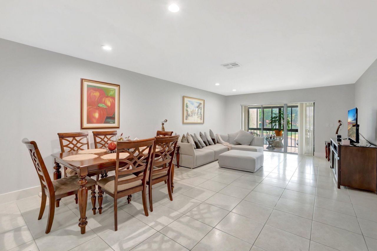 21214 Lago Circle, Unit 8f, Boca Raton, FL 33433 Photo
