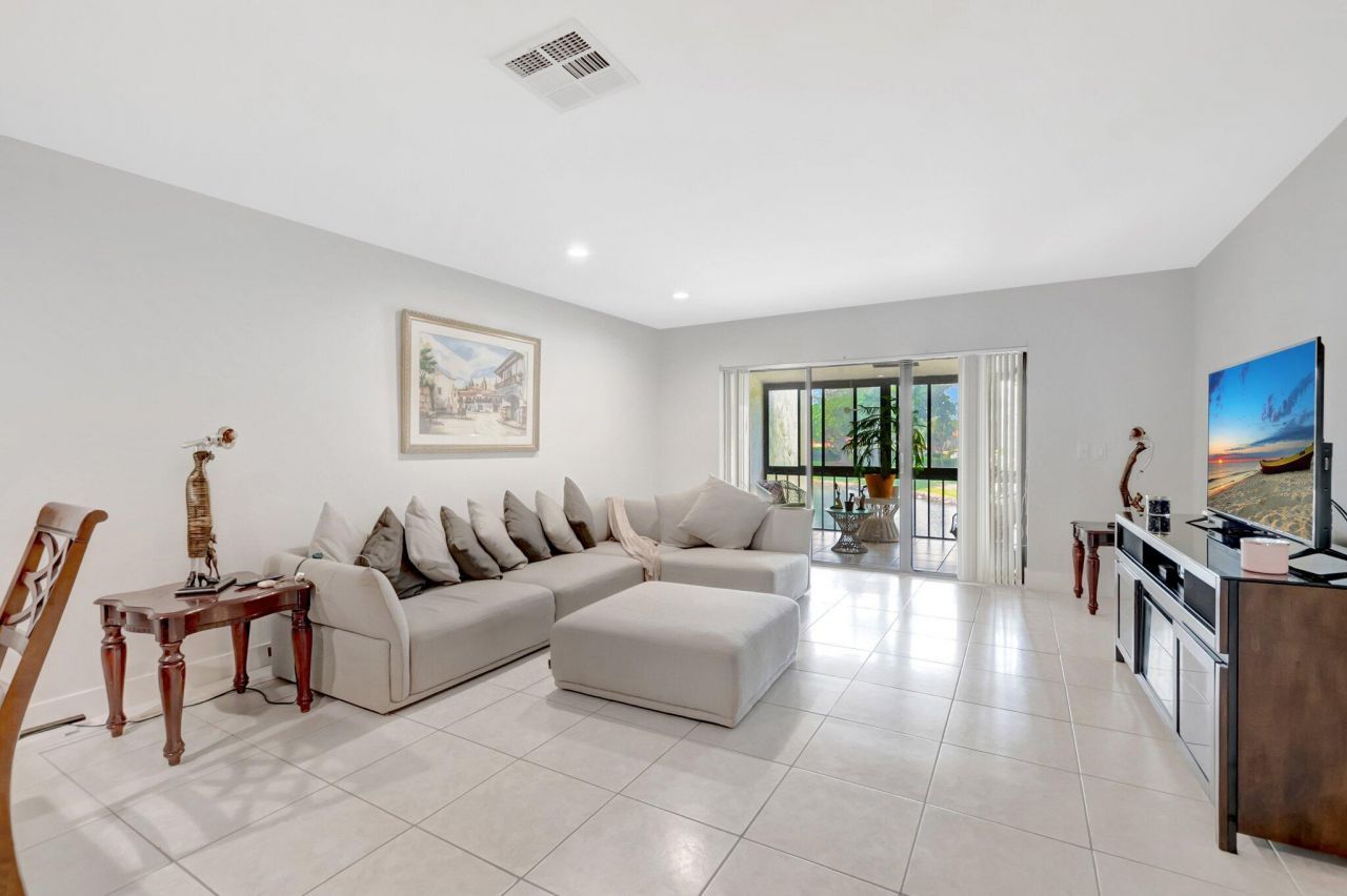 21214 Lago Circle, Unit 8f, Boca Raton, FL 33433 Photo