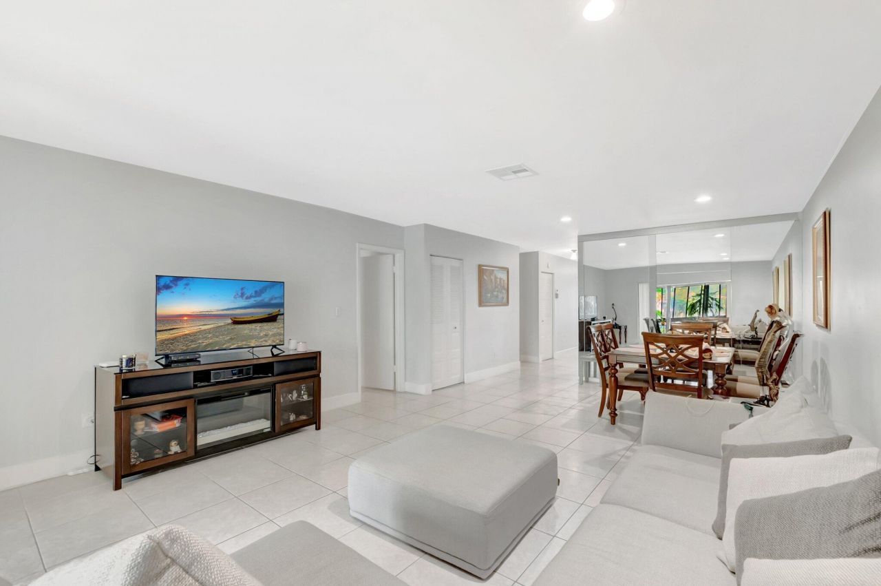 21214 Lago Circle, Unit 8f, Boca Raton, FL 33433 Photo