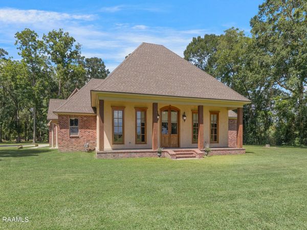 7536 Cemetery Highway, St. Martinville, LA 70582