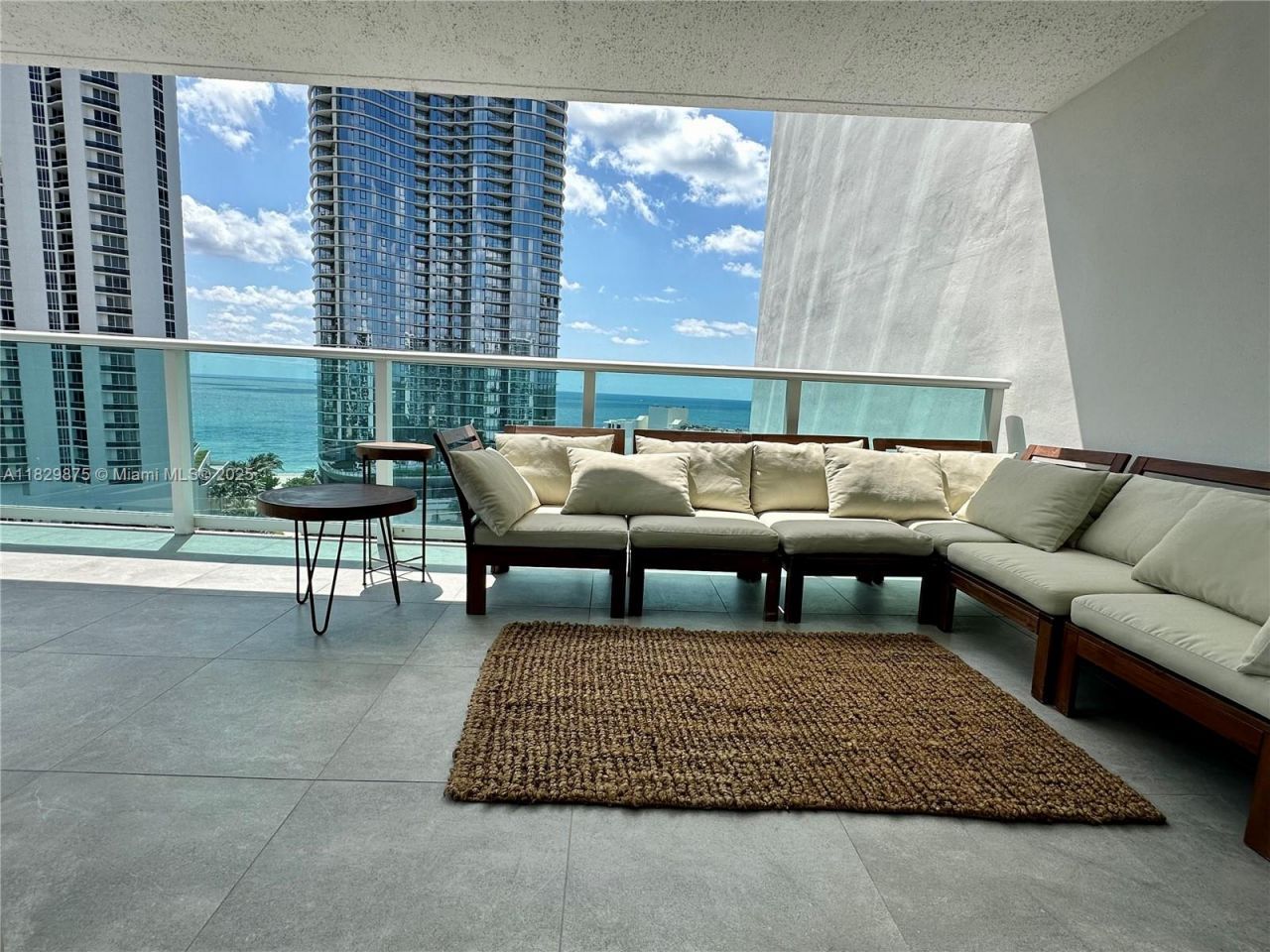 100 Bayview Dr, Unit 1405, Sunny Isles Beach, FL 33160 Photo