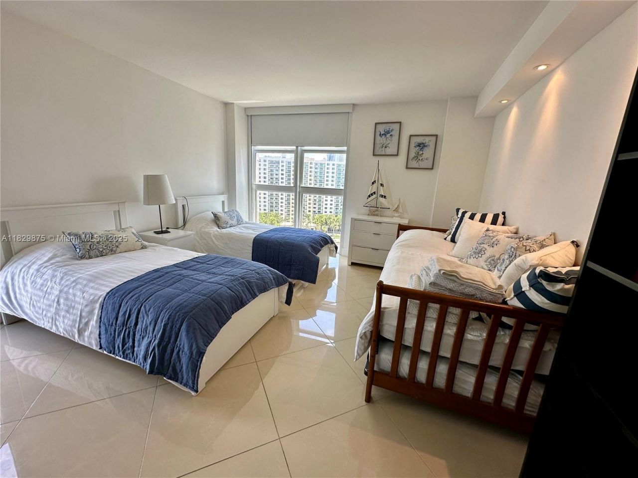 100 Bayview Dr, Unit 1405, Sunny Isles Beach, FL 33160 Photo