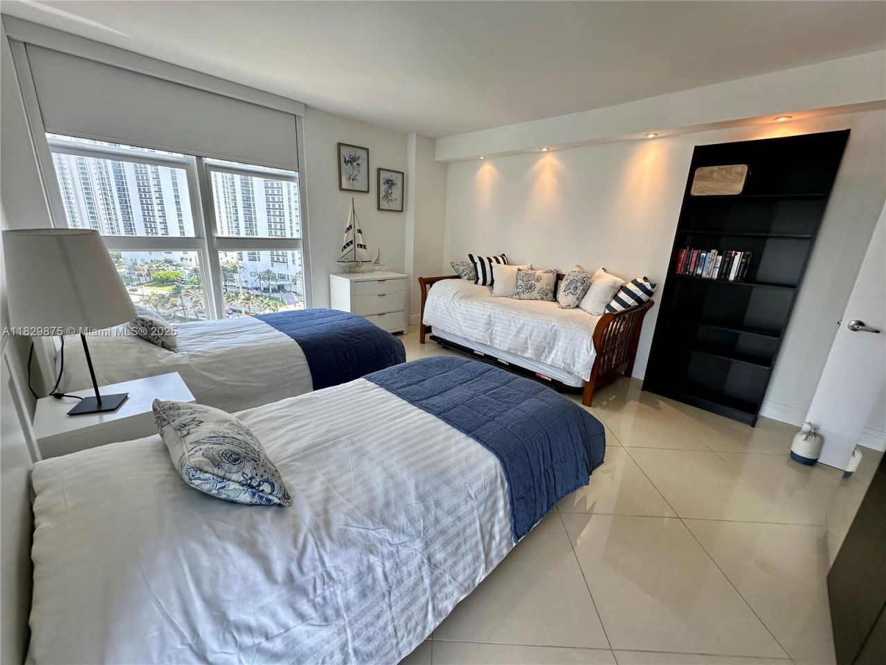 100 Bayview Dr, Unit 1405, Sunny Isles Beach, FL 33160 Photo