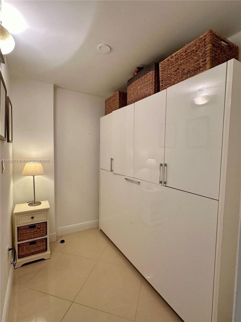 100 Bayview Dr, Unit 1405, Sunny Isles Beach, FL 33160 Photo