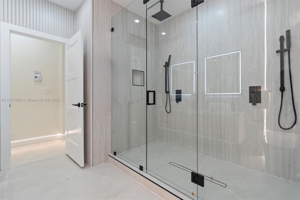 1108 Harrison St, Hollywood, FL 33019 Photo