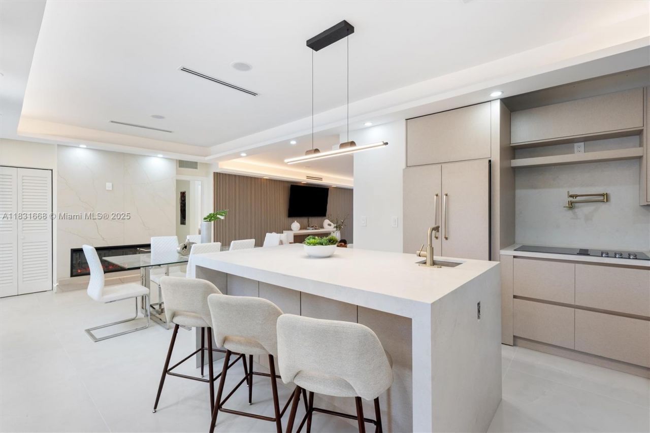 1108 Harrison St, Hollywood, FL 33019 Photo