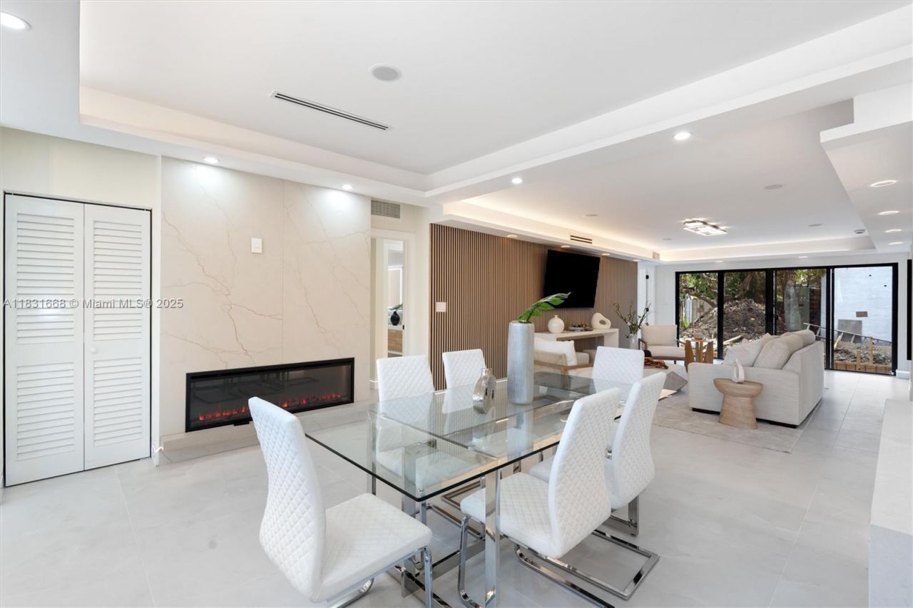 1108 Harrison St, Hollywood, FL 33019 Photo