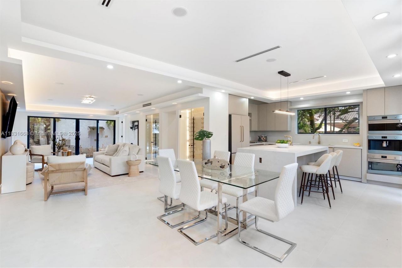 1108 Harrison St, Hollywood, FL 33019 Photo