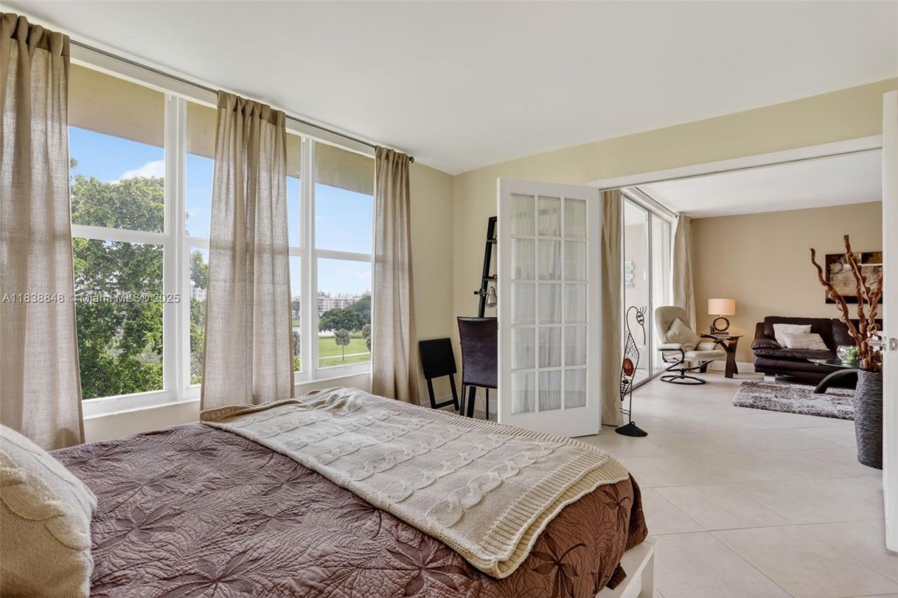 2901 S Palm Aire Dr, Unit 608, Pompano Beach, FL 33069 Photo