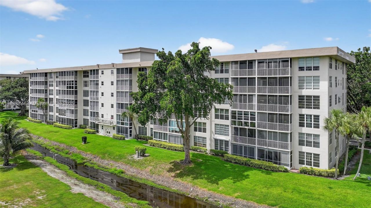 2901 S Palm Aire Dr, Unit 608, Pompano Beach, FL 33069 Photo