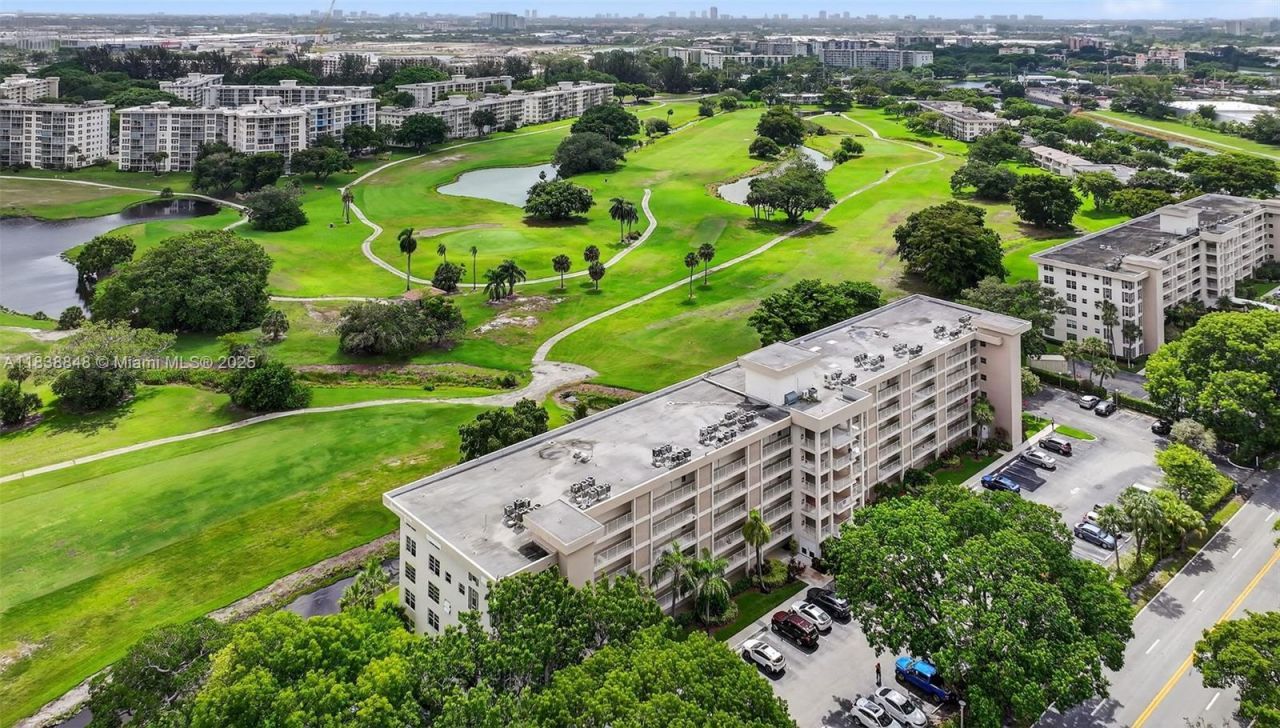 2901 S Palm Aire Dr, Unit 608, Pompano Beach, FL 33069 Photo