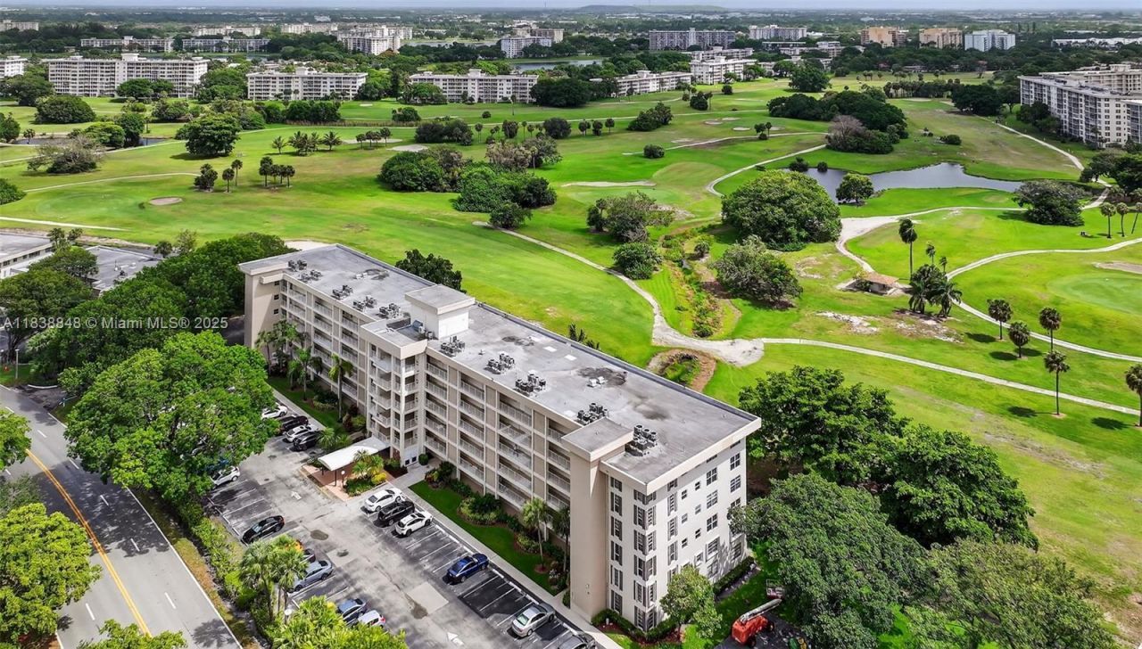 2901 S Palm Aire Dr, Unit 608, Pompano Beach, FL 33069 Photo