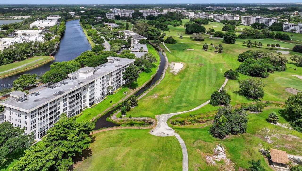 2901 S Palm Aire Dr, Unit 608, Pompano Beach, FL 33069 Photo