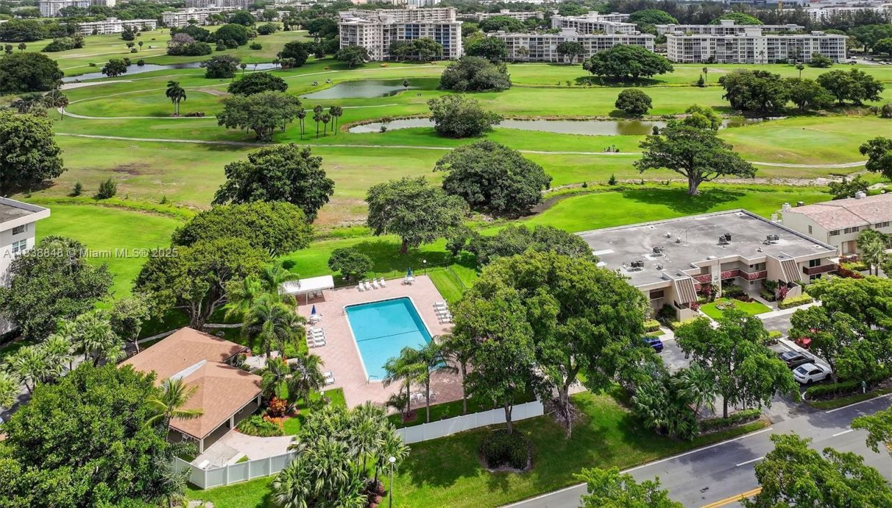 2901 S Palm Aire Dr, Unit 608, Pompano Beach, FL 33069 Photo