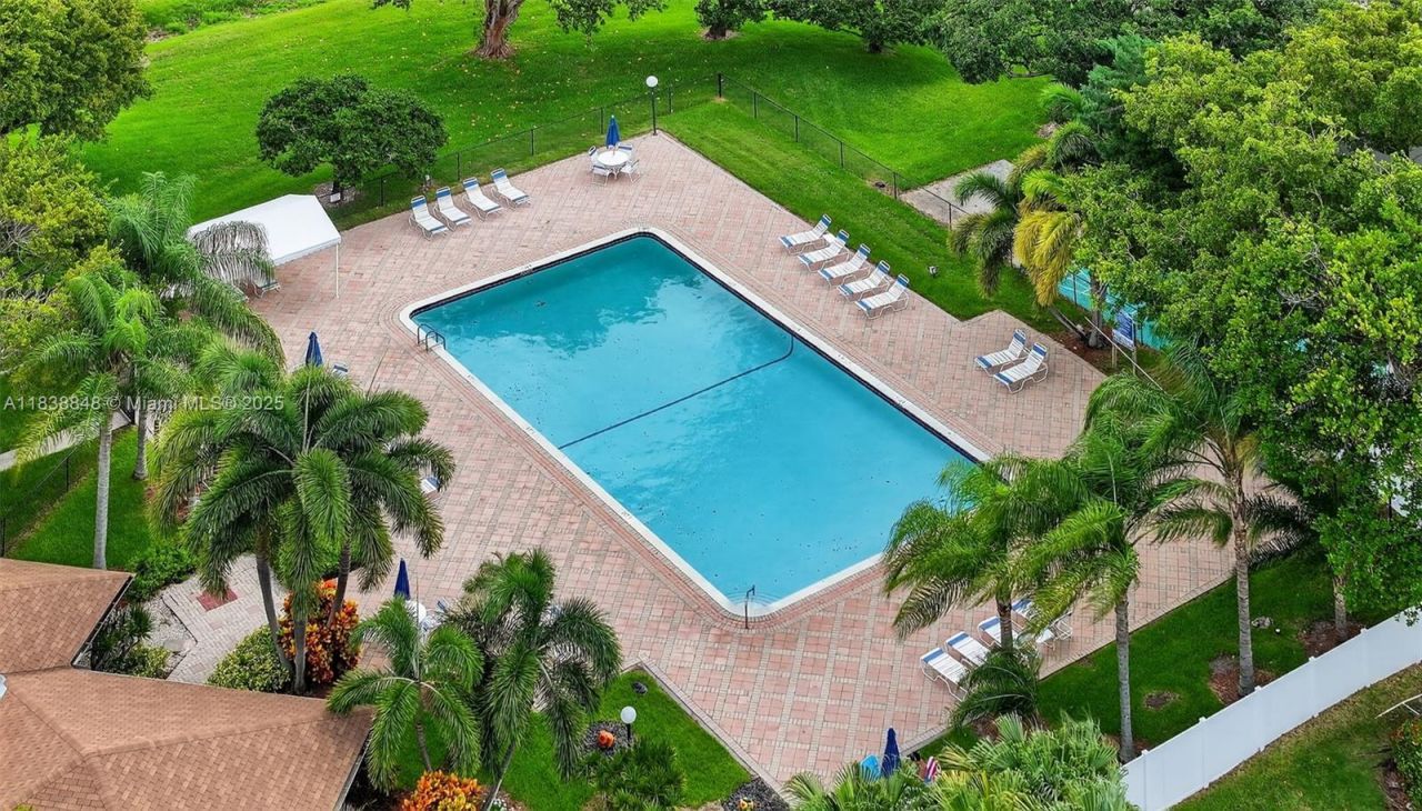 2901 S Palm Aire Dr, Unit 608, Pompano Beach, FL 33069 Photo