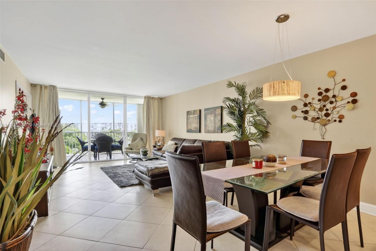 2901 S Palm Aire Dr, Unit 608, Pompano Beach, FL 33069 Photo