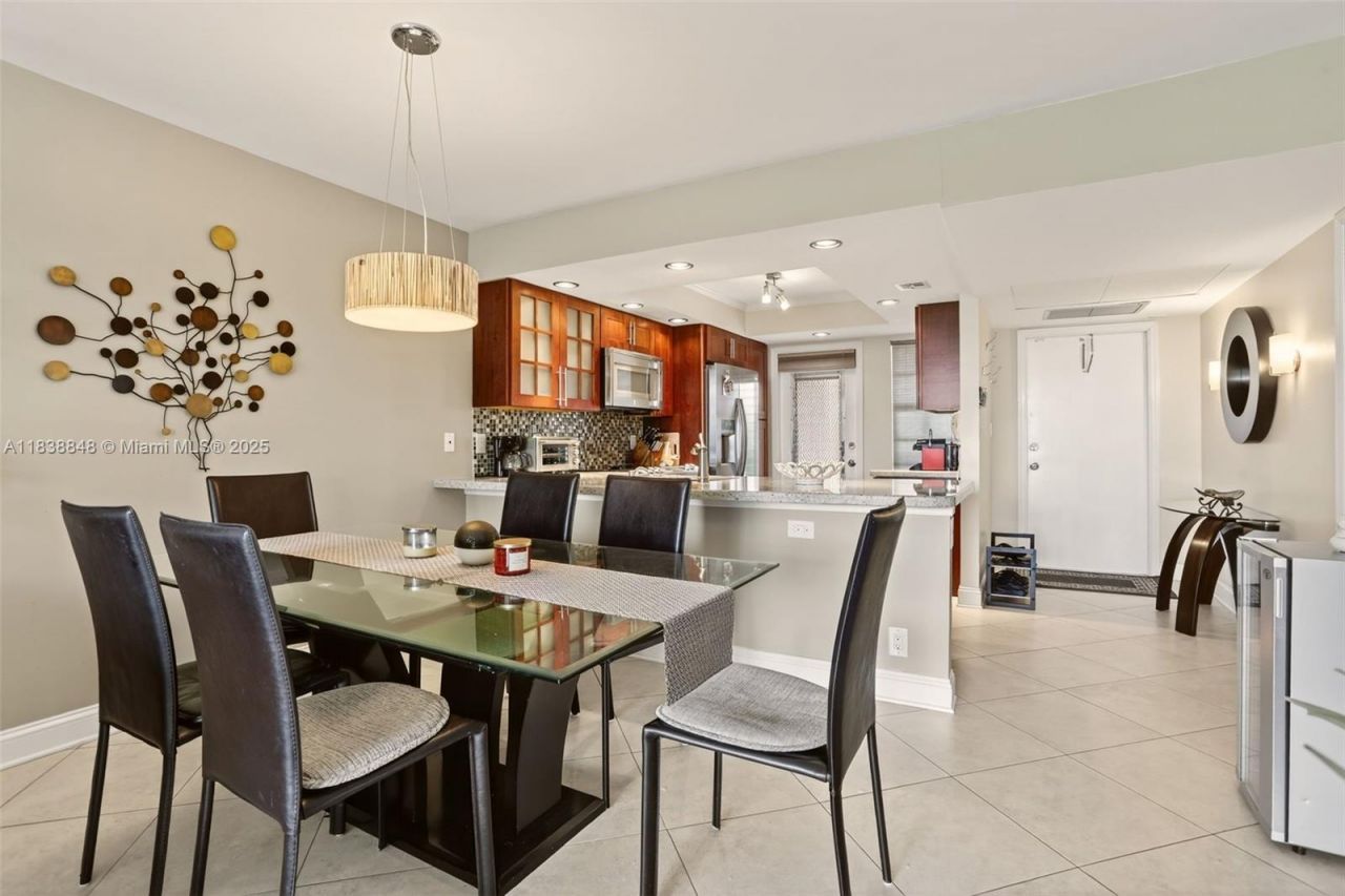 2901 S Palm Aire Dr, Unit 608, Pompano Beach, FL 33069 Photo