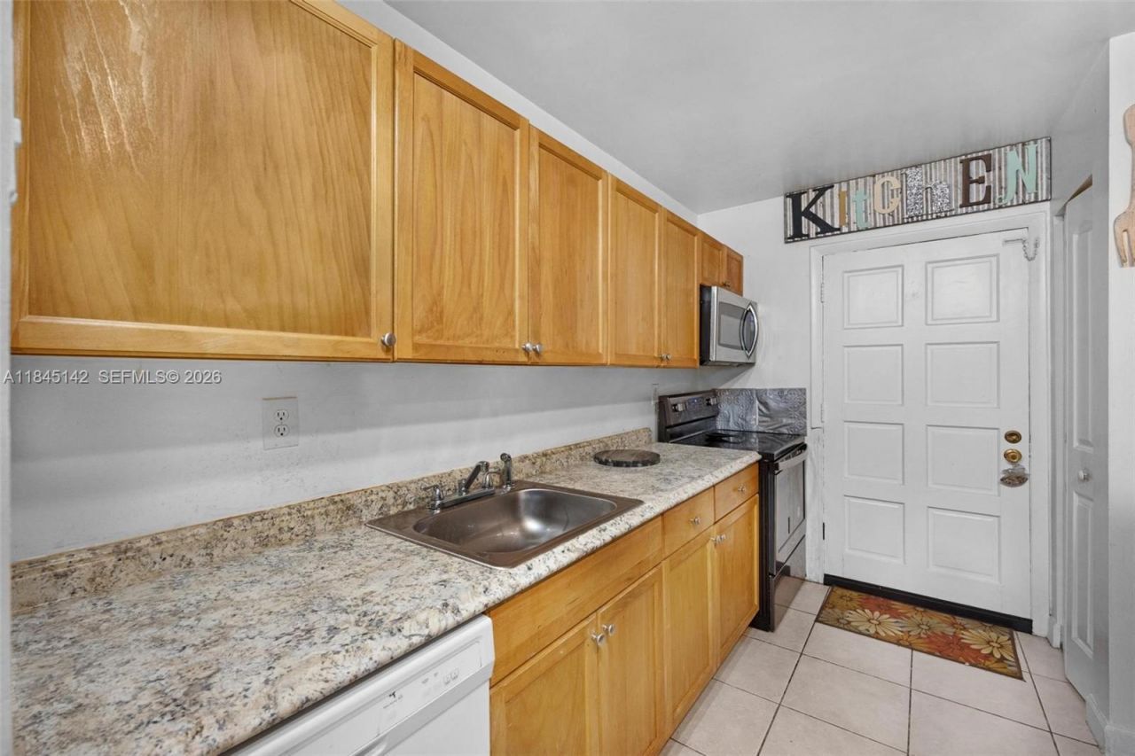 8500 SW 109th Ave, Unit 6-112, Miami, FL 33173 Photo