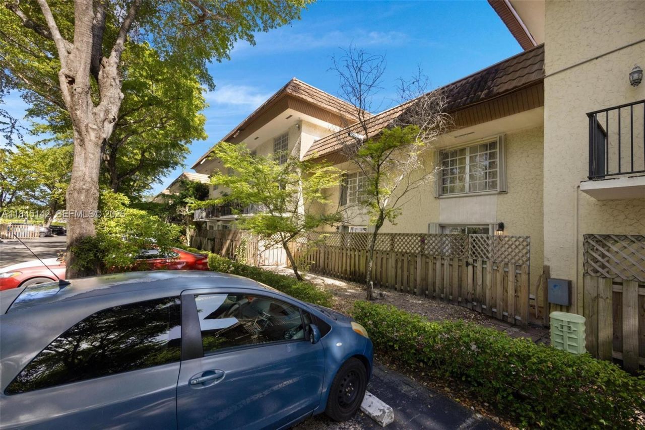 8500 SW 109th Ave, Unit 6-112, Miami, FL 33173 Photo