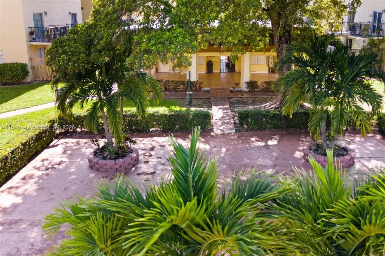 8500 SW 109th Ave, Unit 6-112, Miami, FL 33173 Photo