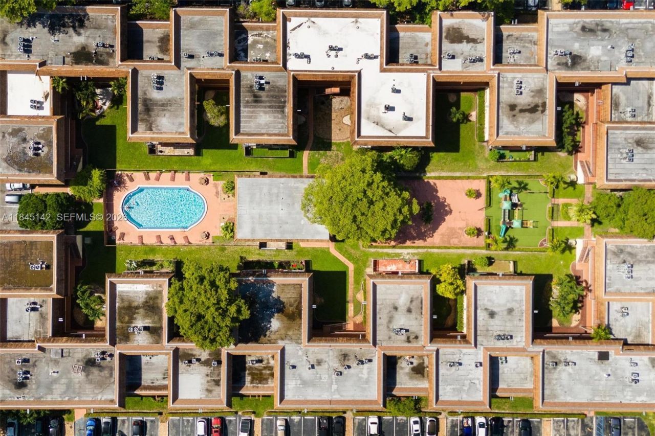 8500 SW 109th Ave, Unit 6-112, Miami, FL 33173 Photo