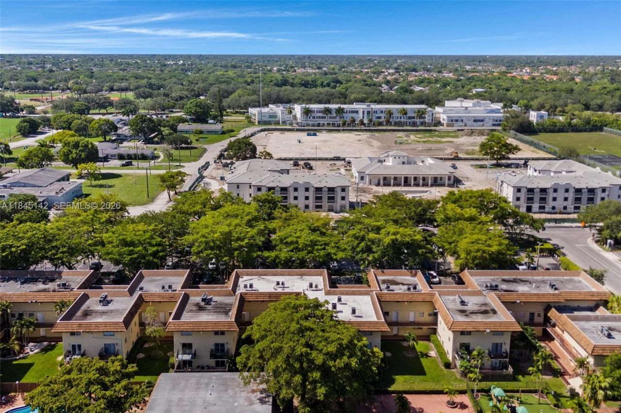 8500 SW 109th Ave, Unit 6-112, Miami, FL 33173 Photo