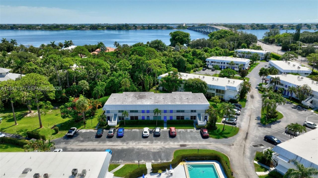2929 SE Ocean Blvd, Unit F6, Stuart, FL 34996 Photo