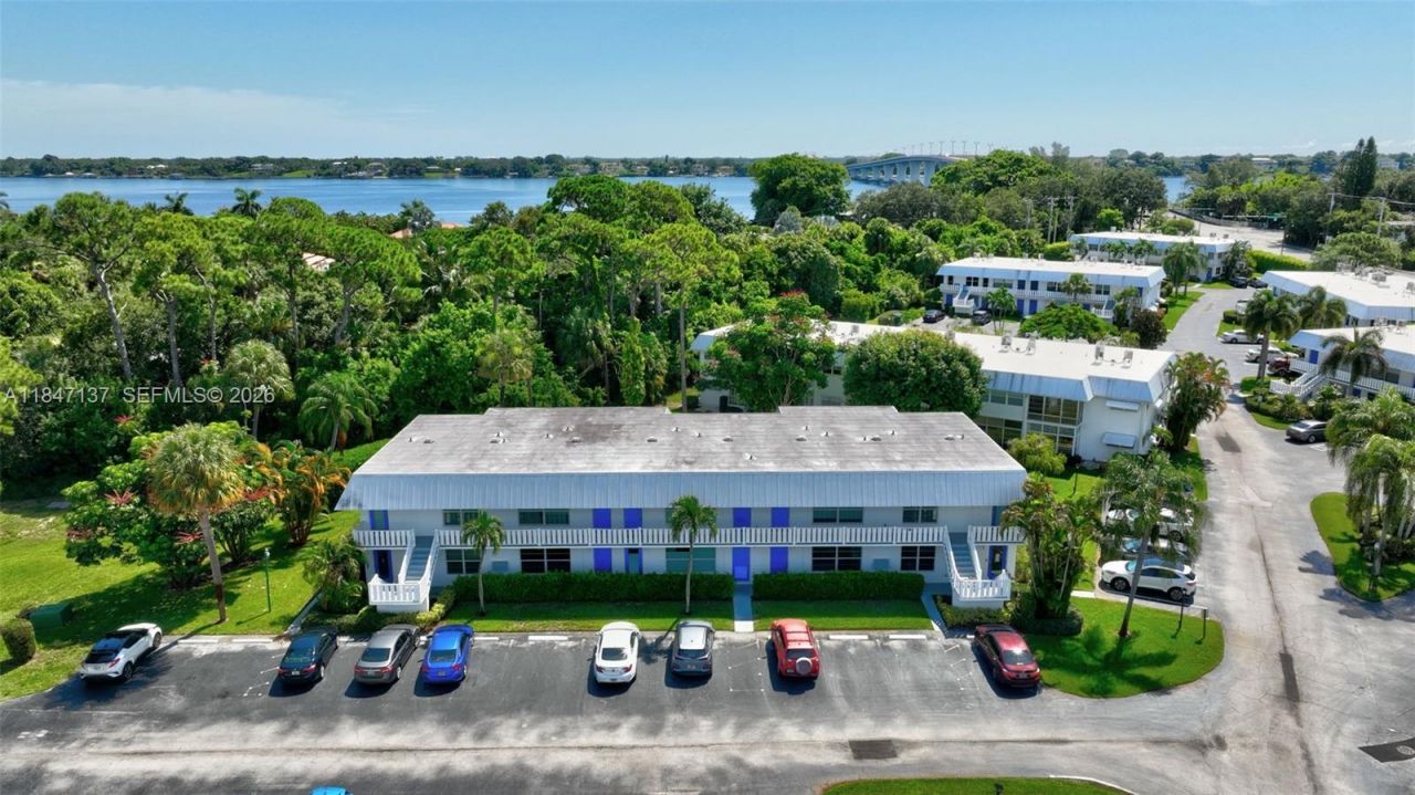 2929 SE Ocean Blvd, Unit F6, Stuart, FL 34996 Photo