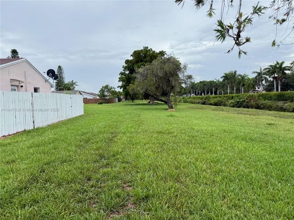 13821 SW 42nd Ter, Miami, FL 33175