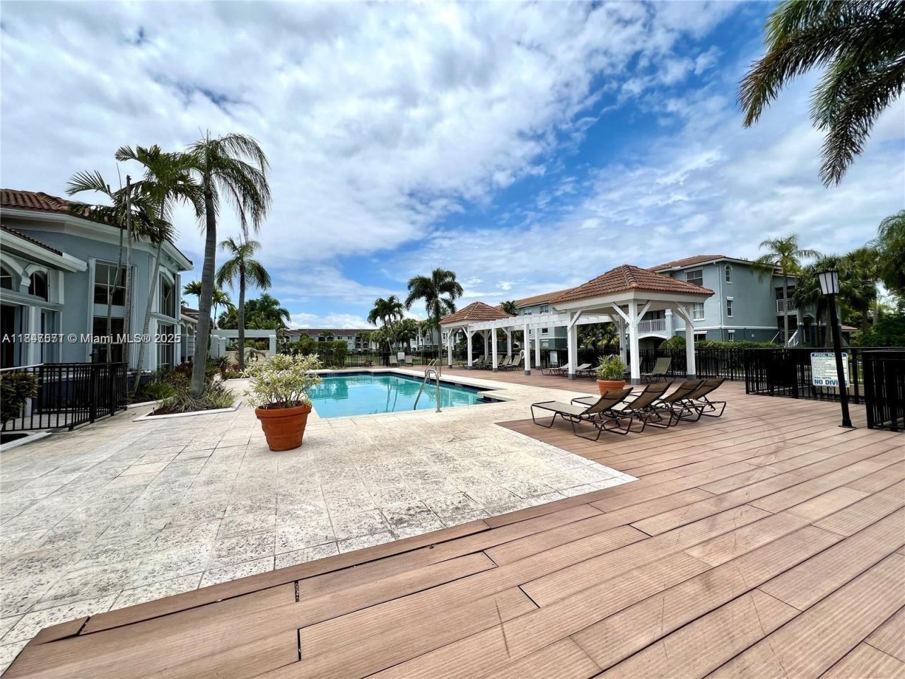 9640 NW 2nd St, Unit 5-206, Pembroke Pines, FL 33024 Photo