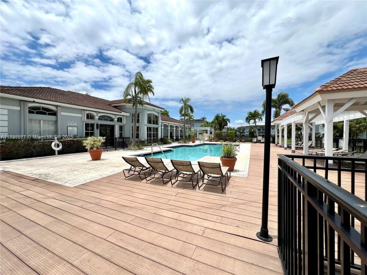 9640 NW 2nd St, Unit 5-206, Pembroke Pines, FL 33024 Photo