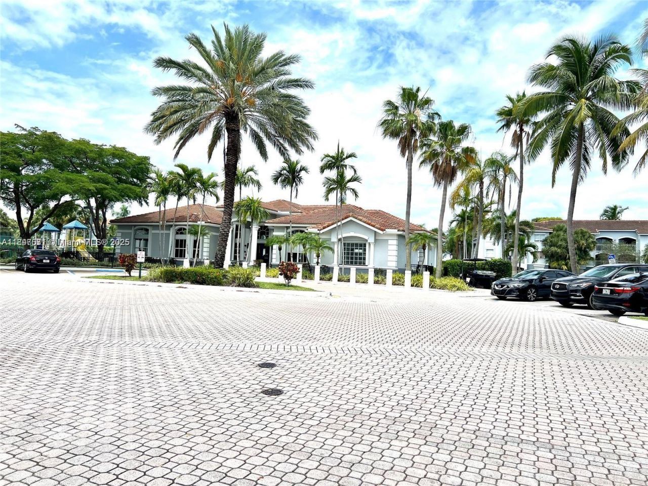 9640 NW 2nd St, Unit 5-206, Pembroke Pines, FL 33024 Photo