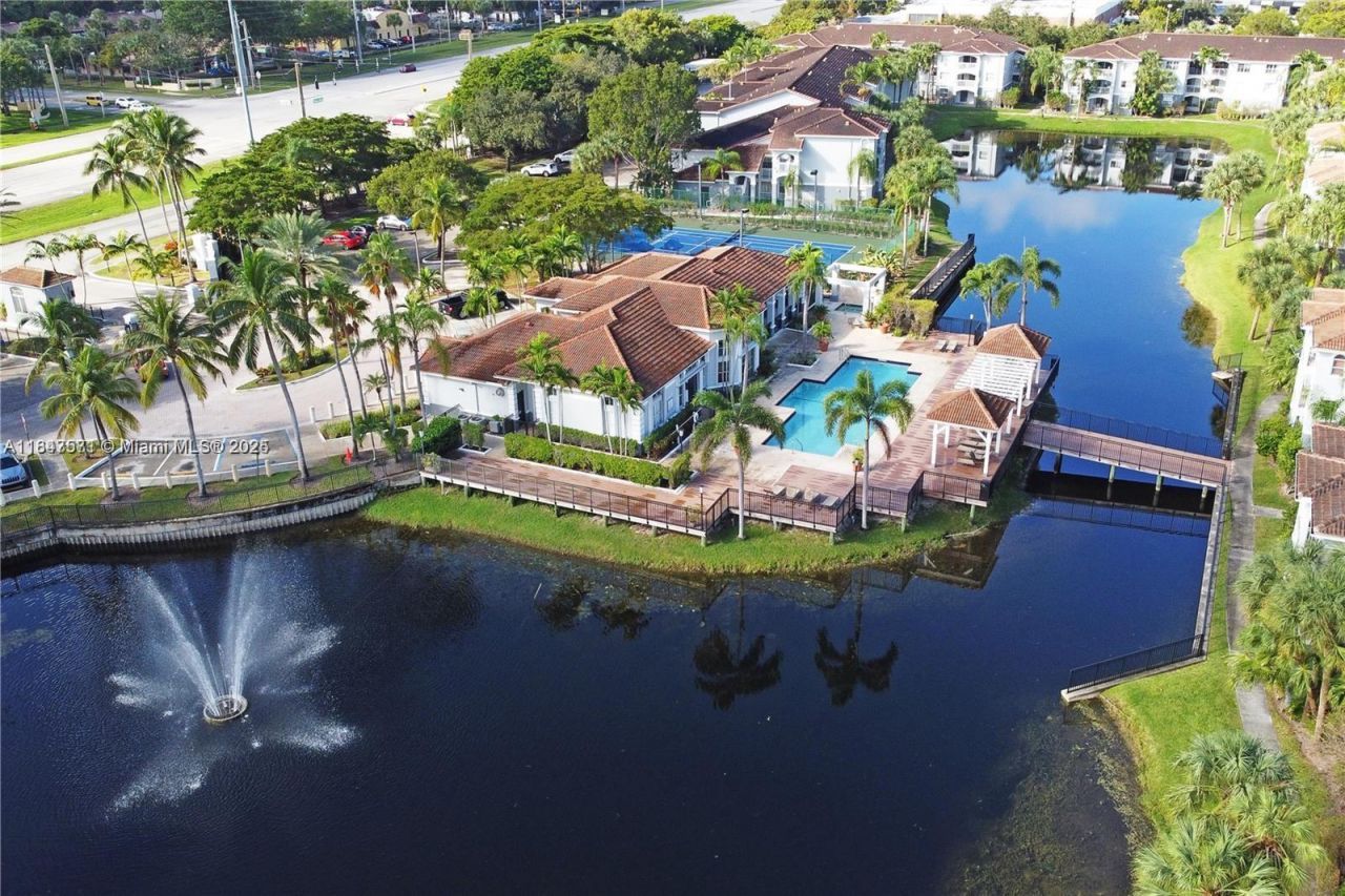 9640 NW 2nd St, Unit 5-206, Pembroke Pines, FL 33024 Photo