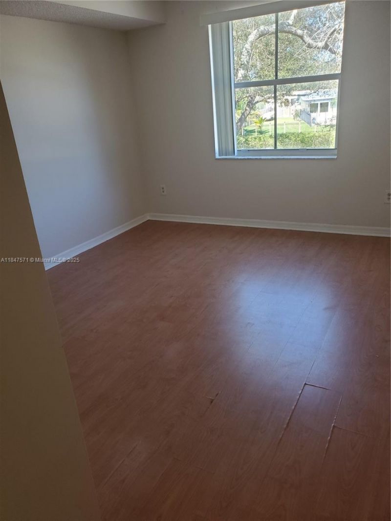 9640 NW 2nd St, Unit 5-206, Pembroke Pines, FL 33024 Photo