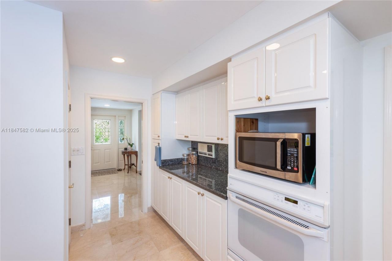 13020 SW 70th Ave, Pinecrest, FL 33156 Photo