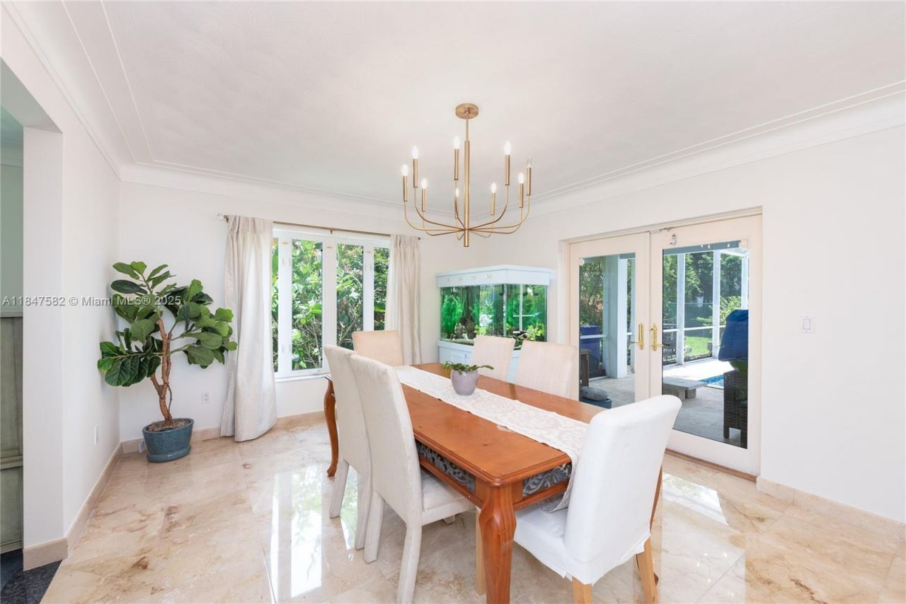 13020 SW 70th Ave, Pinecrest, FL 33156 Photo