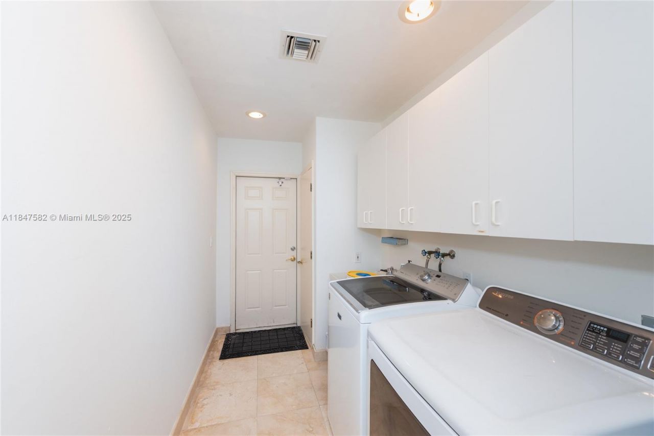 13020 SW 70th Ave, Pinecrest, FL 33156 Photo