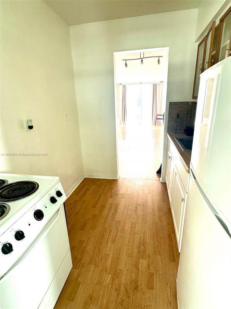1400 Pennsylvania Ave, Unit 33, Miami Beach, FL 33139 Photo