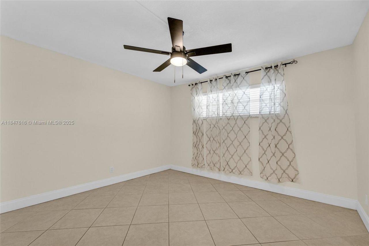 681 S Hollybrook Dr, Unit 109, Pembroke Pines, FL 33025 Photo