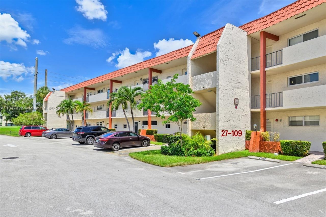 681 S Hollybrook Dr, Unit 109, Pembroke Pines, FL 33025 Photo