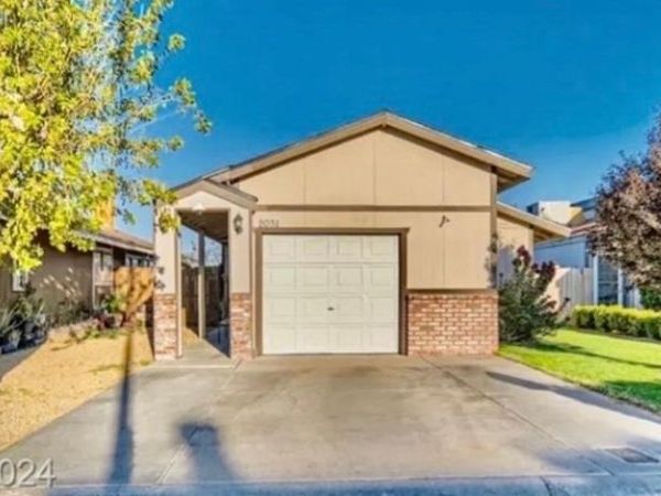 2031 San Simeon Street, Las Vegas, NV 89108