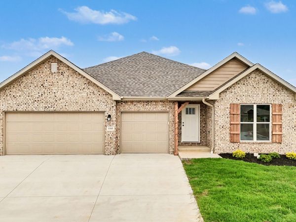 1103 W Jay Street, Ozark, MO 65721
