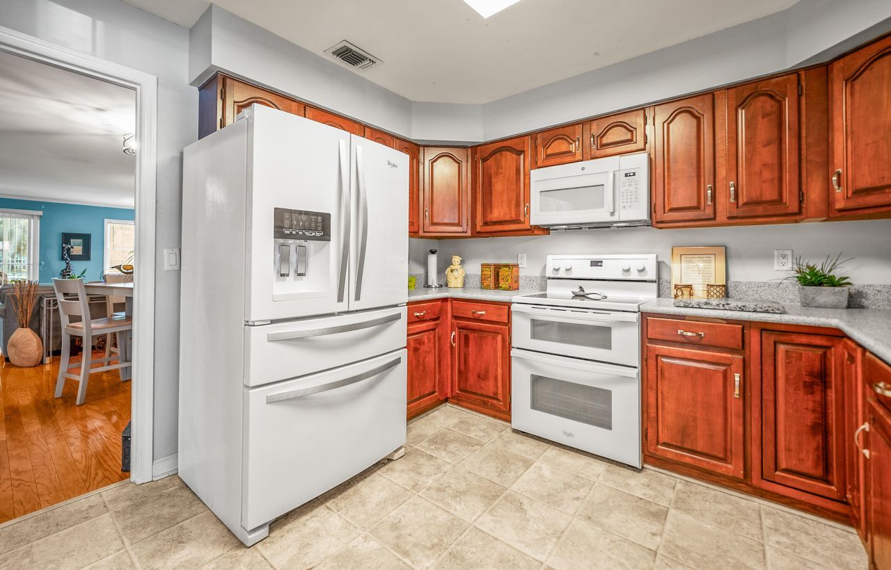 14 Riverwind Drive Photo 12