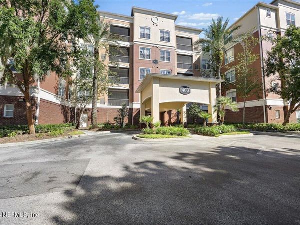 4480 DEERWOOD LAKE Parkway, Unit 422, Jacksonville, FL 32216
