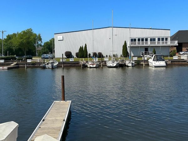 43 Gaslight Pointe Marina, Racine, WI 53403
