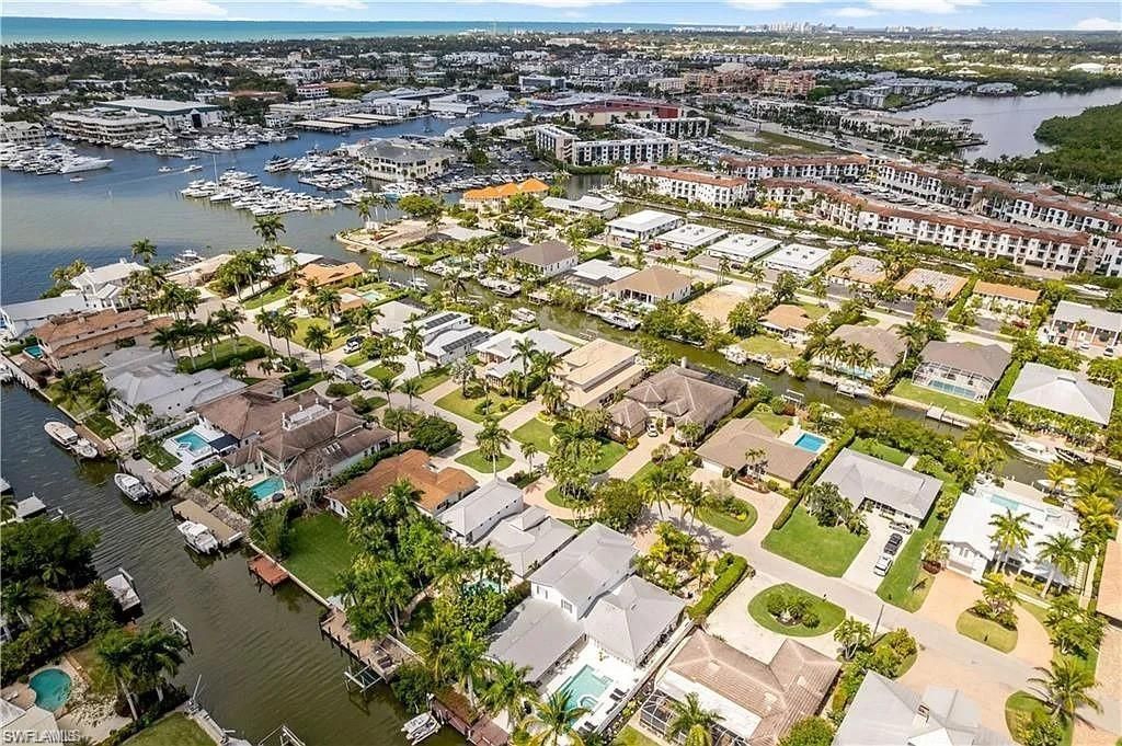 1435 Osprey Ave, Naples, FL 34102 Photo