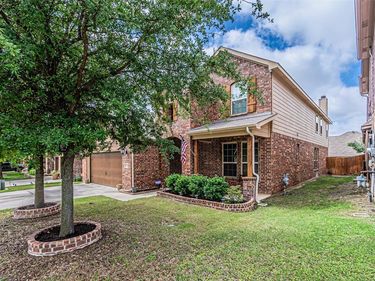 5721 Diamond Valley Drive, Fort Worth, TX 76179