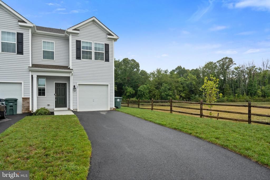 301 Mazzeo Drive, Glassboro, NJ 08028 Main Photo