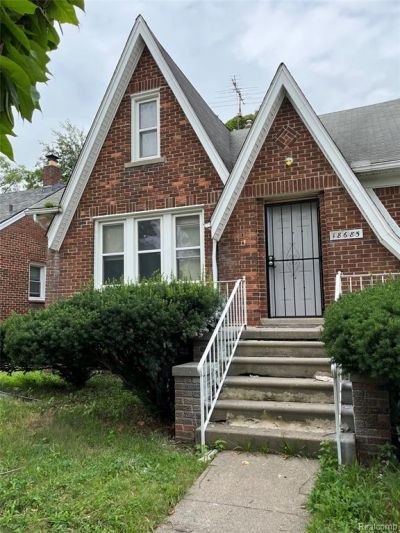 18685 Strasburg Street, Detroit, MI 48205 Main Photo